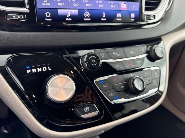 Used 2024 Silver Chrysler Touring L image 24