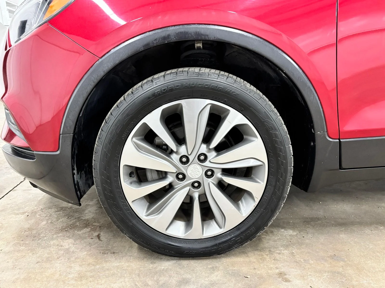 Used 2019 Red Buick Preferred image 9