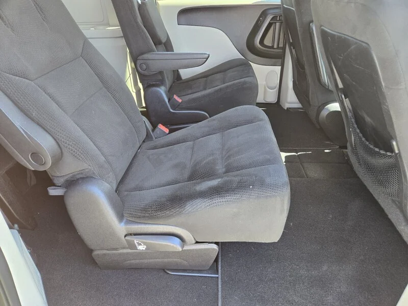 Used 2016 Granite Crystal Metallic Clearcoat Dodge SXT image 12