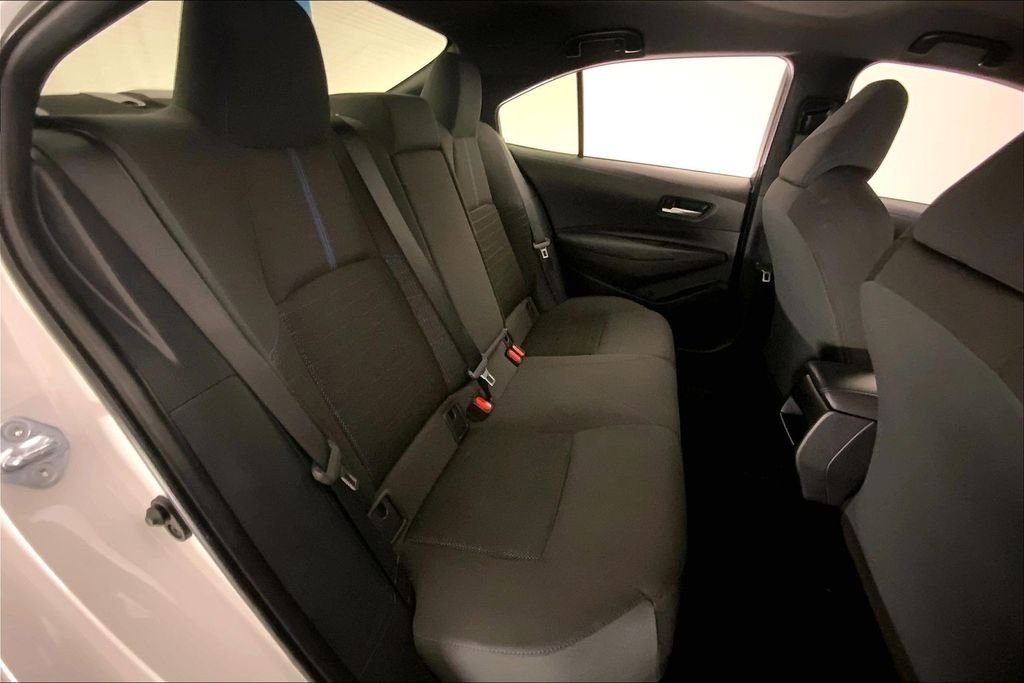 Used 2022 White Toyota SE image 15
