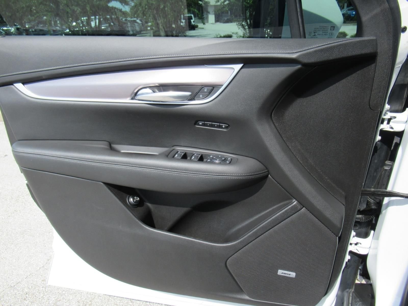 Used 2022 White Cadillac Luxury image 20