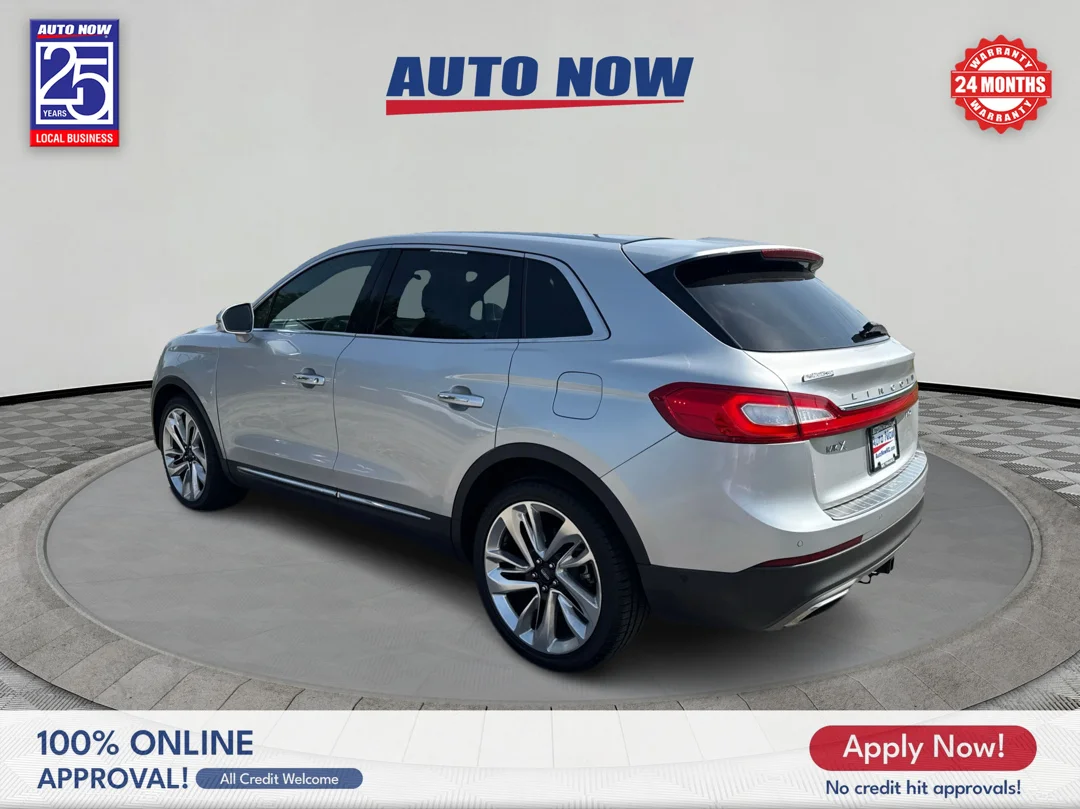 Used 2016 Silver Lincoln Reserve image 4