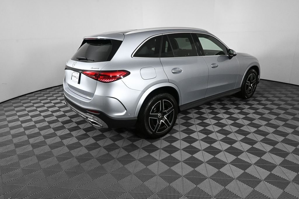 Used 2025 Silver Mercedes-Benz GLC 300 image 26