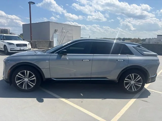 Used 2025 Cadillac LYRIQ Luxury 1 with VIN 1GYKPNRL1SZ318023 for sale in Bethesda, MD