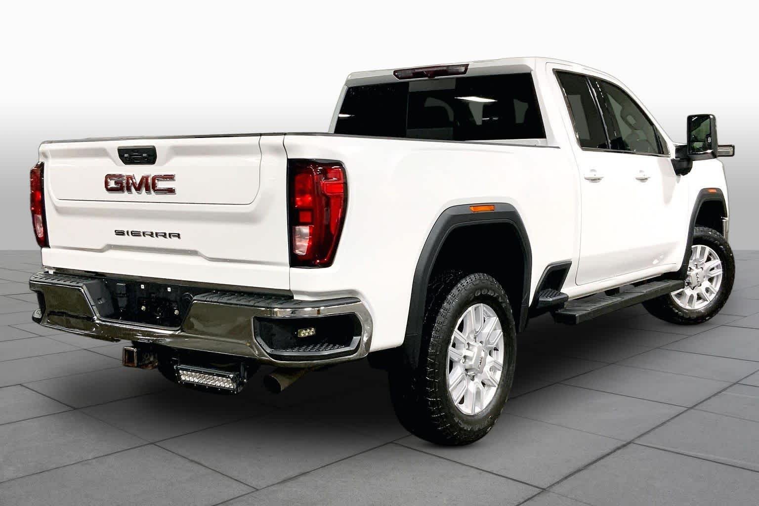 Used 2022 Summit White GMC SLE image 13