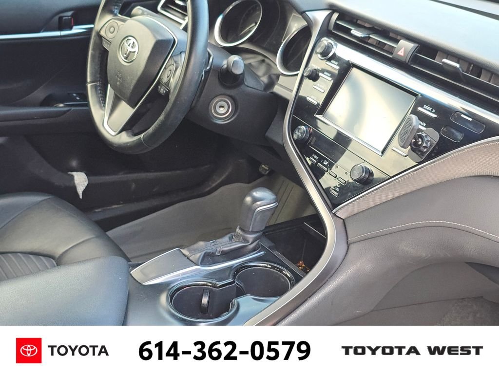 Used 2018 White Toyota SE image 12