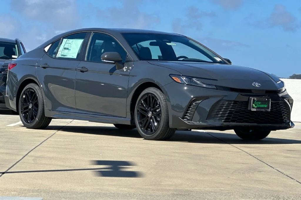 New 2026 Underground Toyota  SE image 2