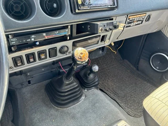Used 1987 White Toyota Base image 10