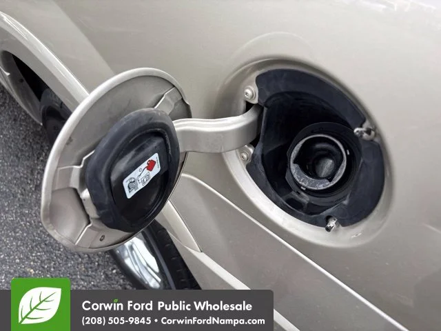 Used 2017 Gold Ford Limited image 10