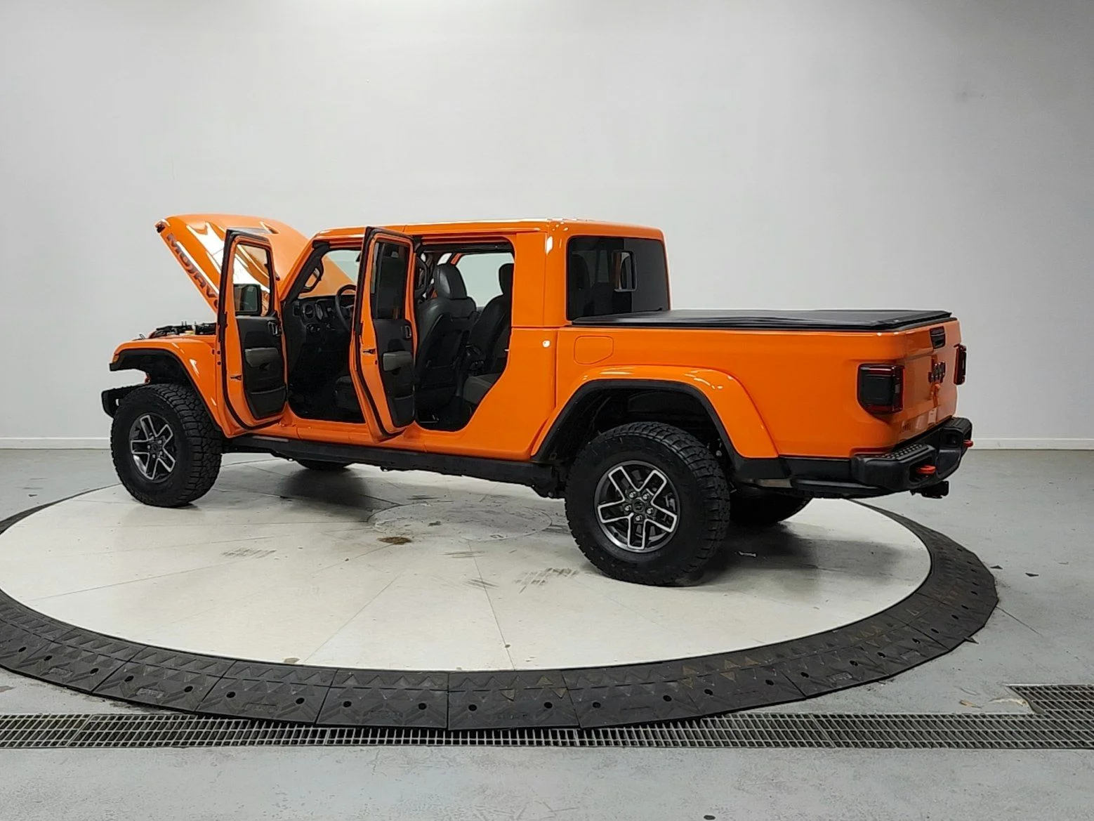 Used 2025 JOOSE Jeep Mojave image 14