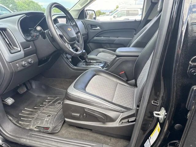 Used 2016 Black Chevrolet Z71 image 27