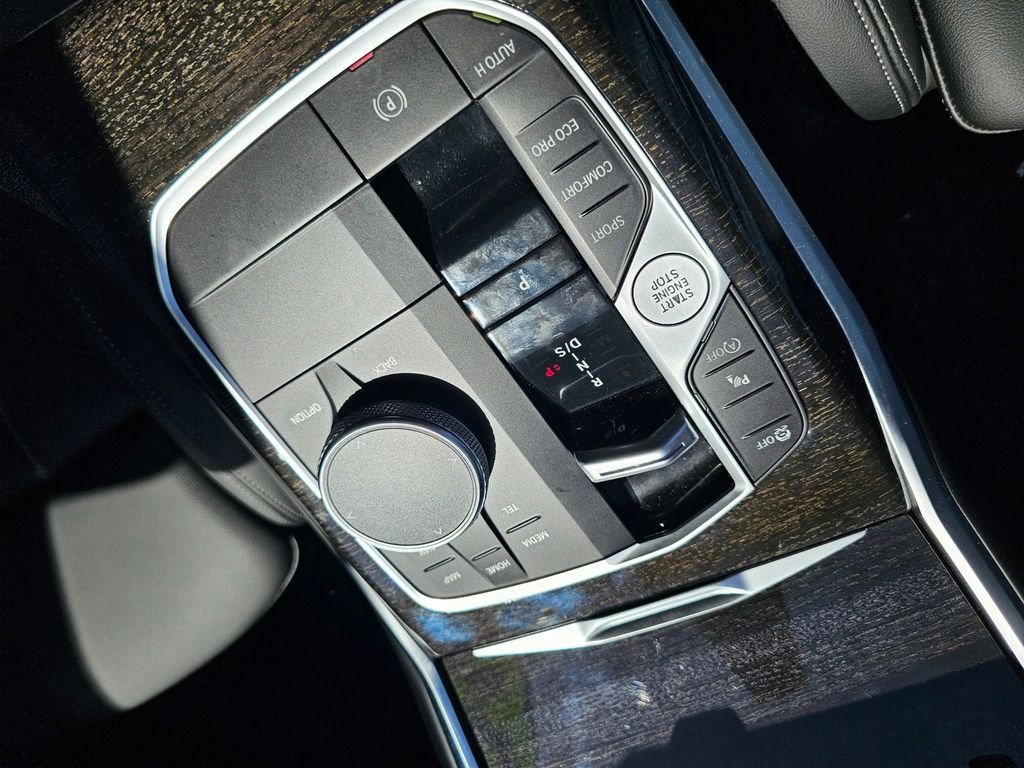 Used 2023 White BMW 330i image 28