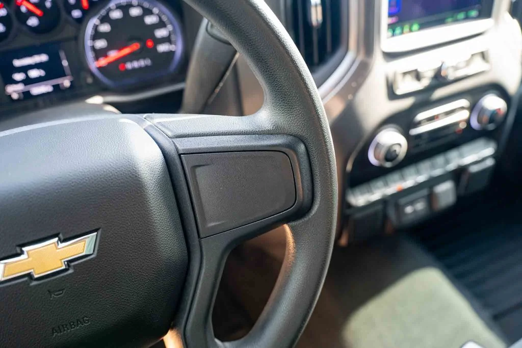 Used 2022 Gray Chevrolet Custom image 14