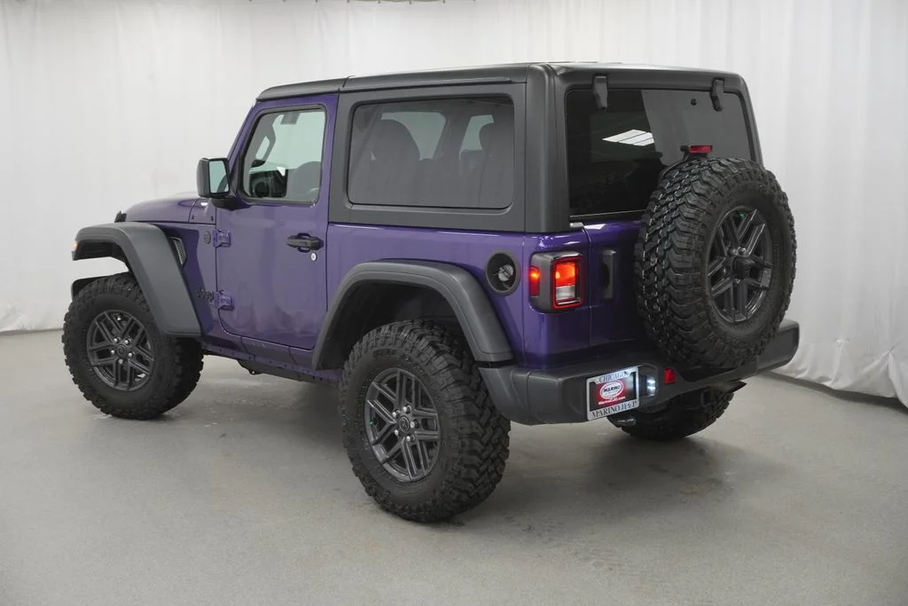 Used 2026  Jeep Sport image 14