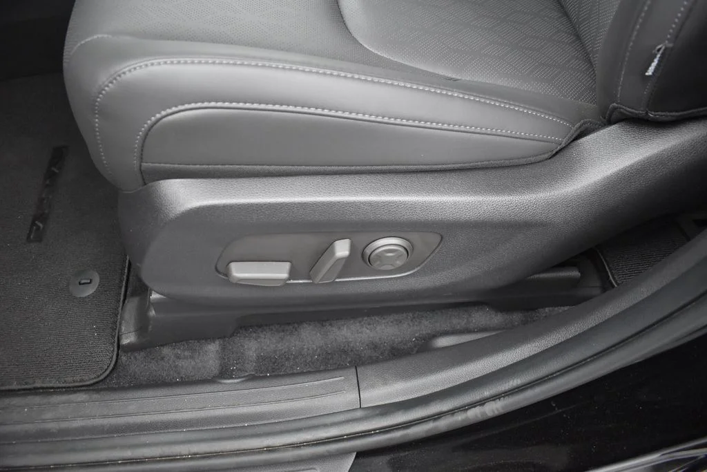 2026 Kia Carnival EX - Photo 8