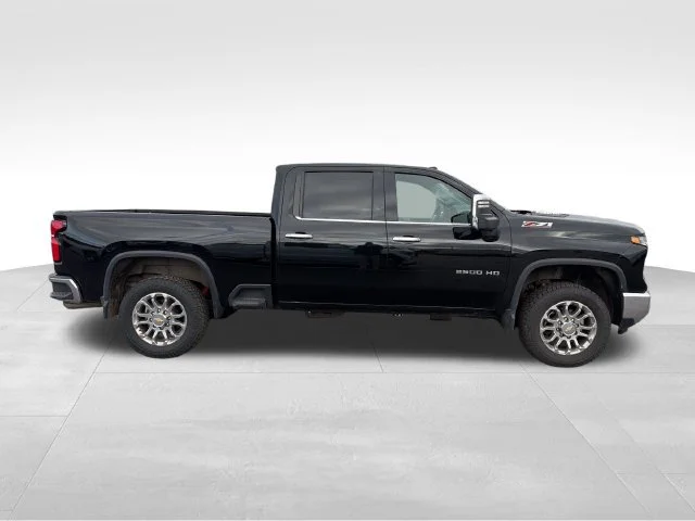 Used 2025 Black Chevrolet LTZ image 7