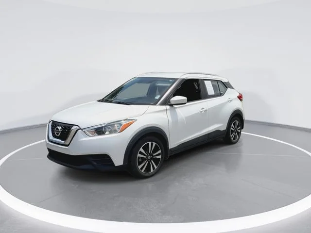 Used 2018 White Nissan SV image 5
