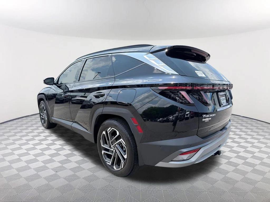 Used 2025 Black Hyundai Limited image 7