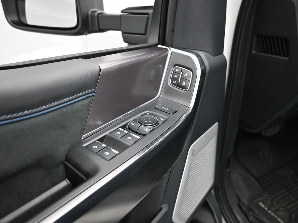 New 2026 Star White Metallic Tri-Coat Ford Platinum image 22
