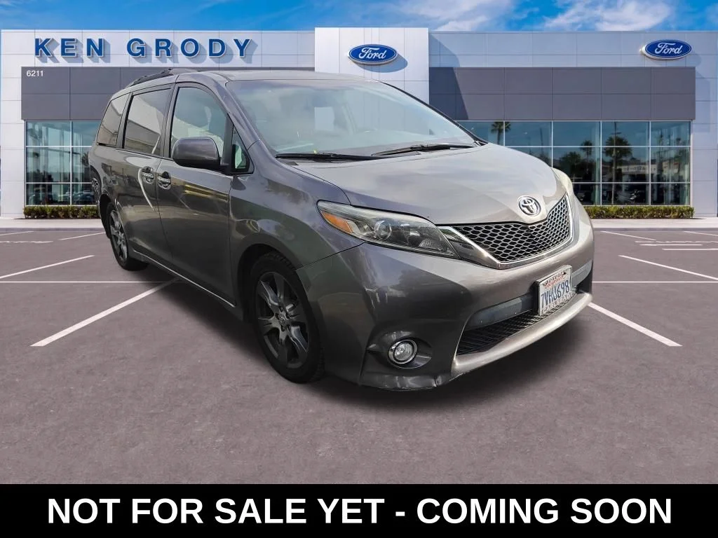 2017 Toyota Sienna SE V6 8-Passenger's photo