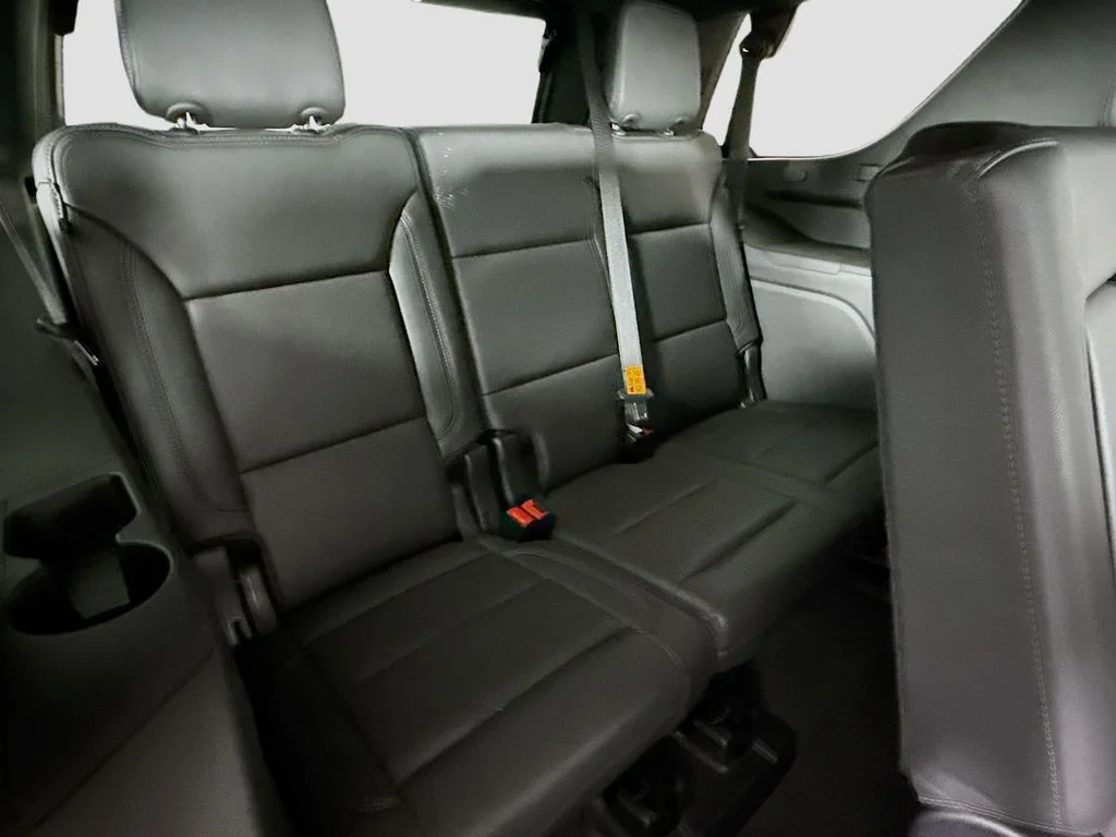 Used 2024 Gray Chevrolet Z71 image 27