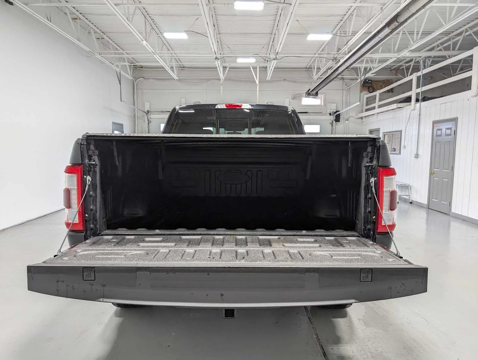 Used 2022 Agate Black Ford LARIAT image 44