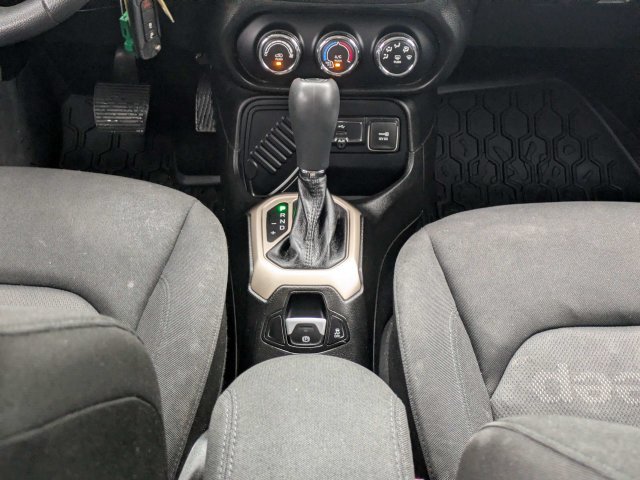Used 2015 Silver Jeep Sport image 19