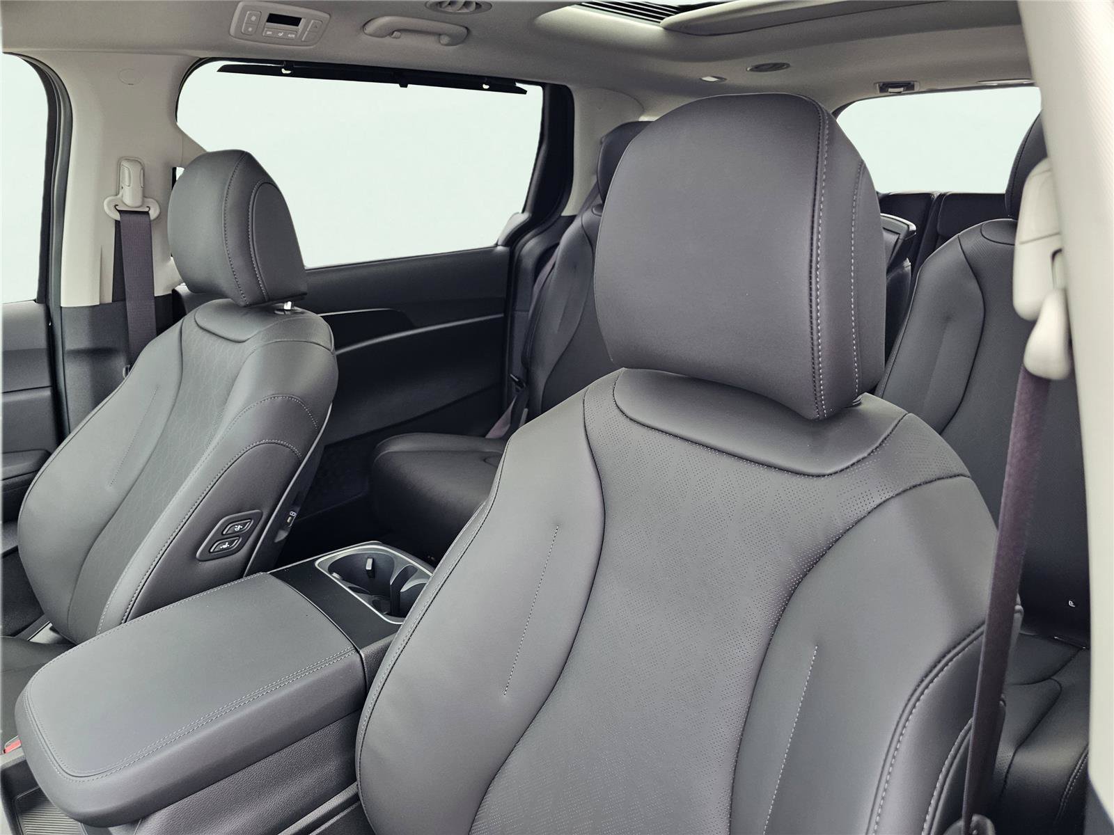 2026 Kia Carnival SX - Photo 18