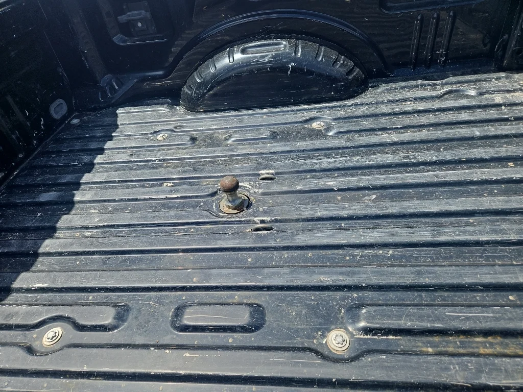 Used 2018 Shadow Black Ford XLT image 4