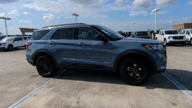 New 2026 Vapor Blue Metallic Ford Tremor® image 102