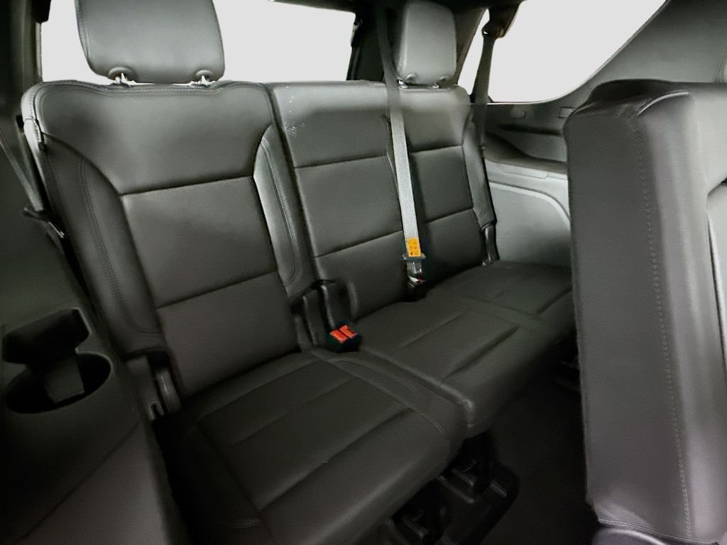 Used 2024 Gray Chevrolet Z71 image 27