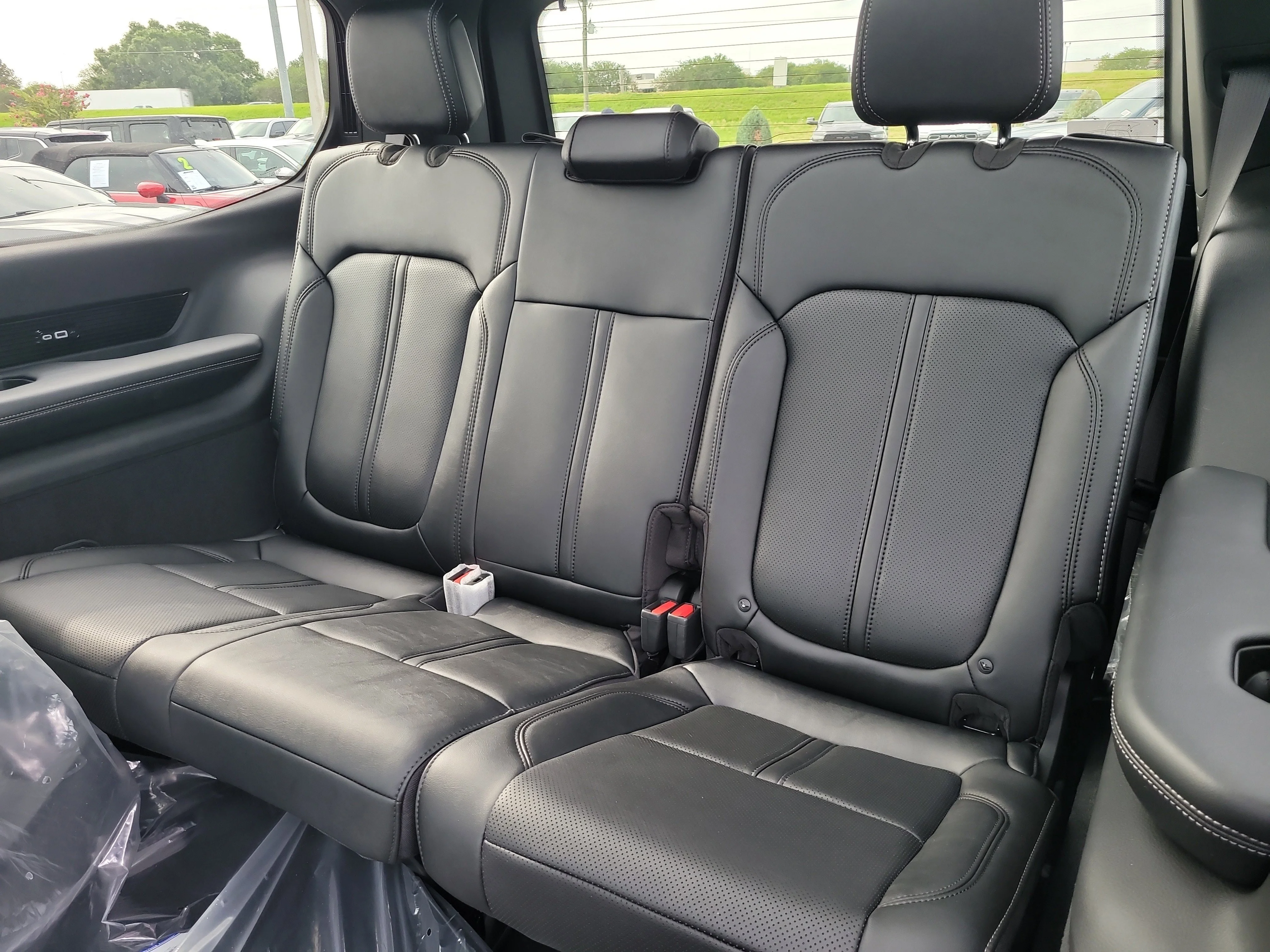 New 2026 High Gloss Black Jeep Summit Obsidian image 12
