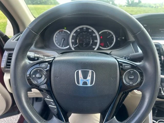 Used 2016 Red Honda EX-L image 13