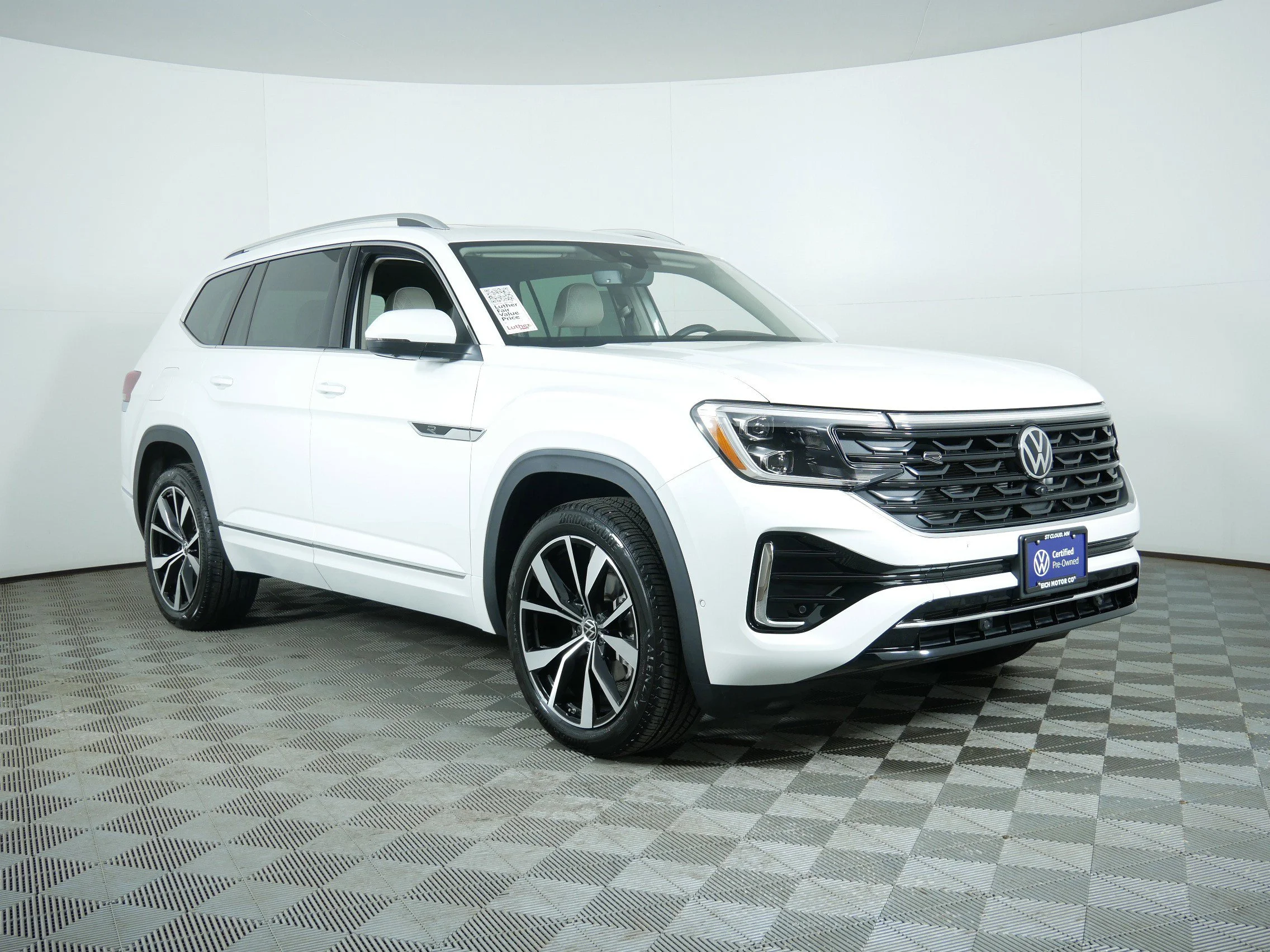 2026 Volkswagen Atlas 2.0T SEL Premium R-Line 4MOTION's photo