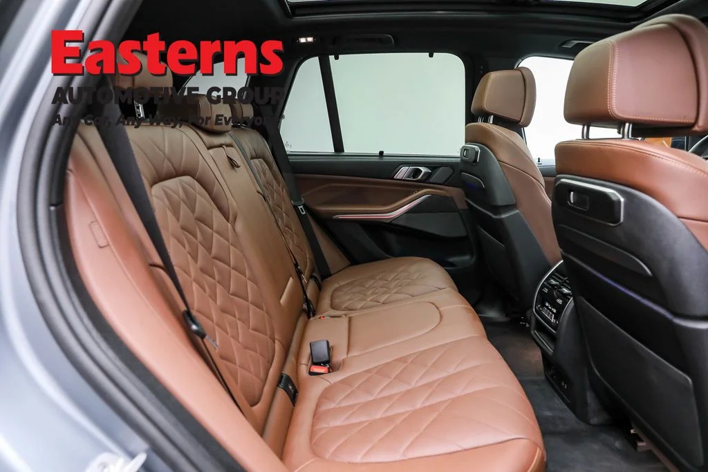 Used 2025 Gray BMW xDrive40i image 24