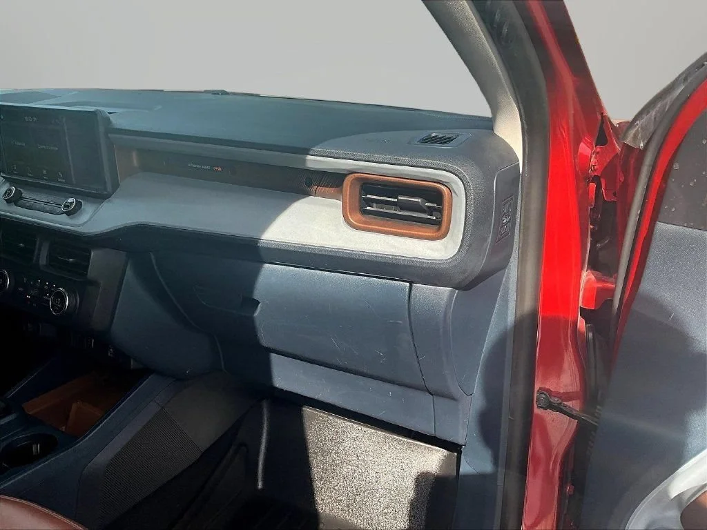 Used 2022 Chili Pepper Red Ford Lariat image 29