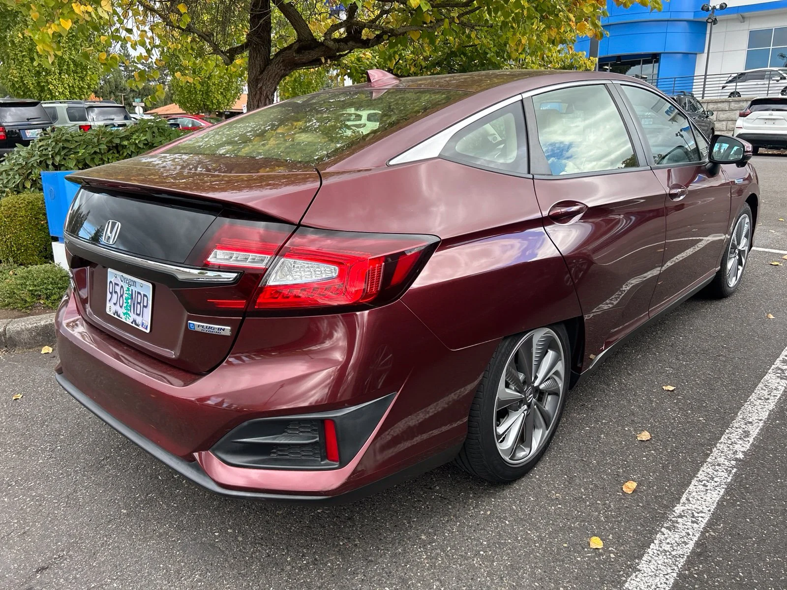 Certified Used 2018 Crimson Pearl Honda  image 5