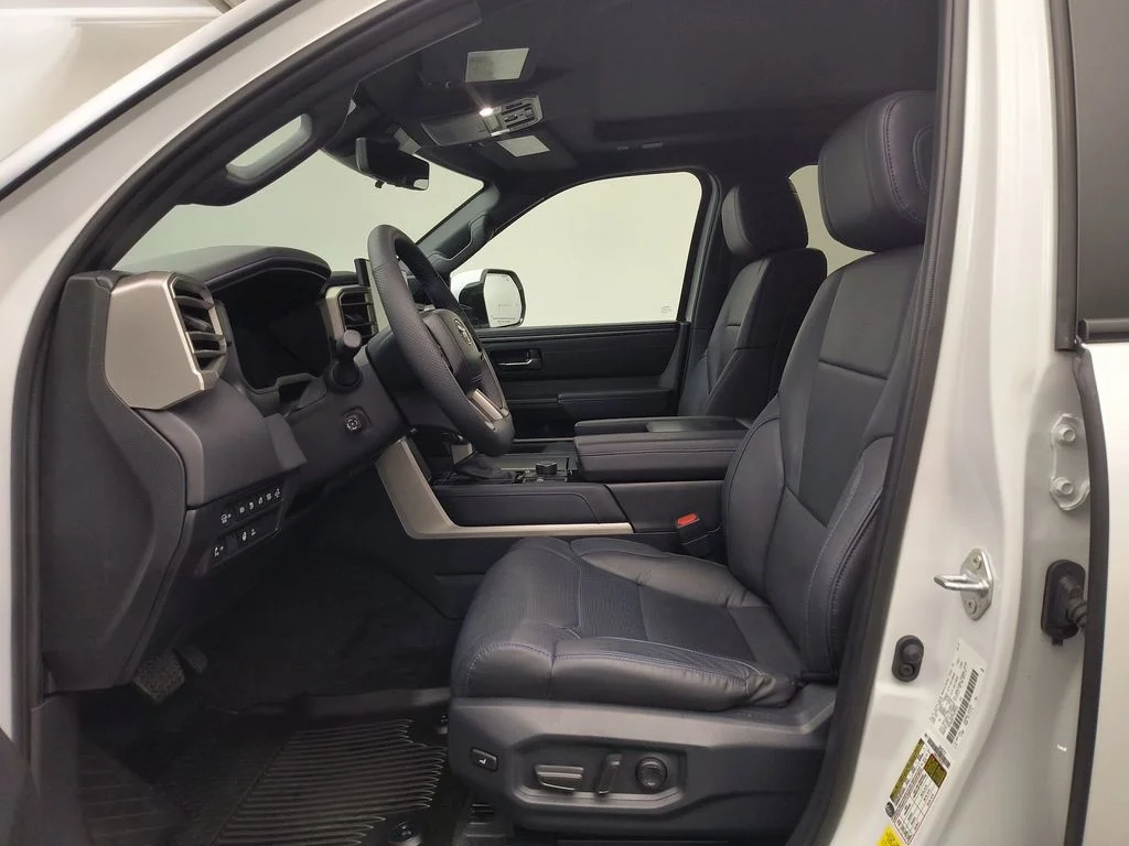 Used 2026 Wind Chill Pearl Toyota Platinum image 5