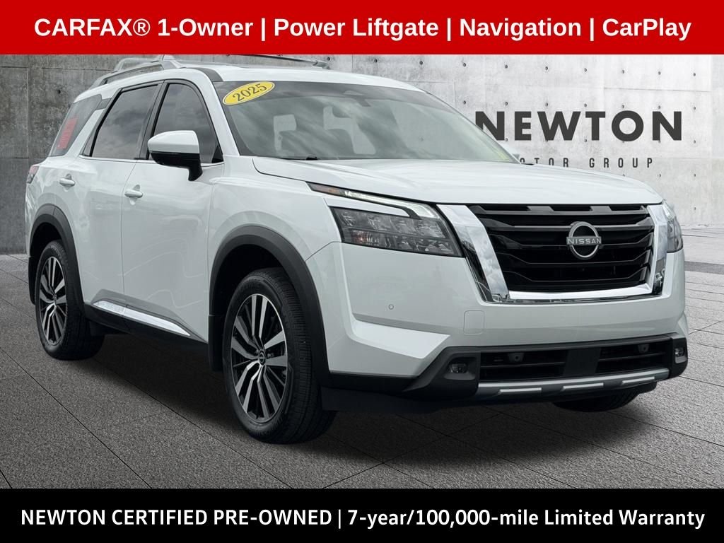 2025 Nissan Pathfinder Platinum 2WD's photo