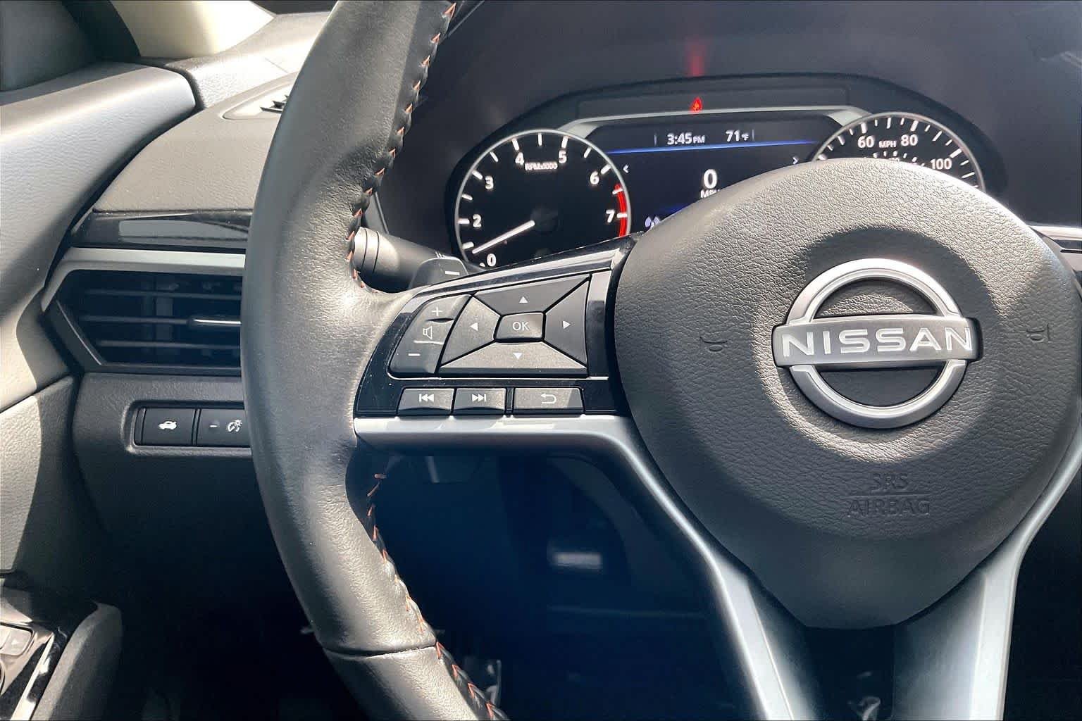 2025 Nissan Altima SR - Photo 24