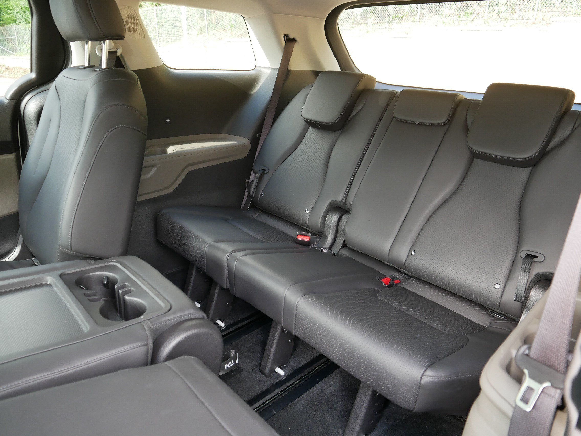 Certified Used 2026 Snow White Pearl Kia LXS image 37
