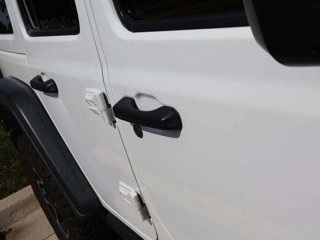 Used 2022 White Jeep Unlimited Rubicon 4xe image 10