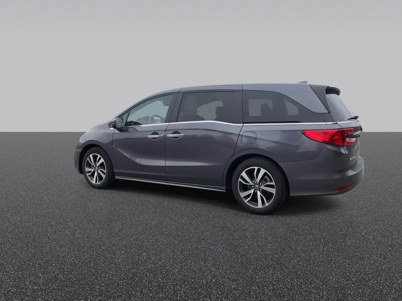 Used 2024 Modern Steel Metallic Honda Touring image 6