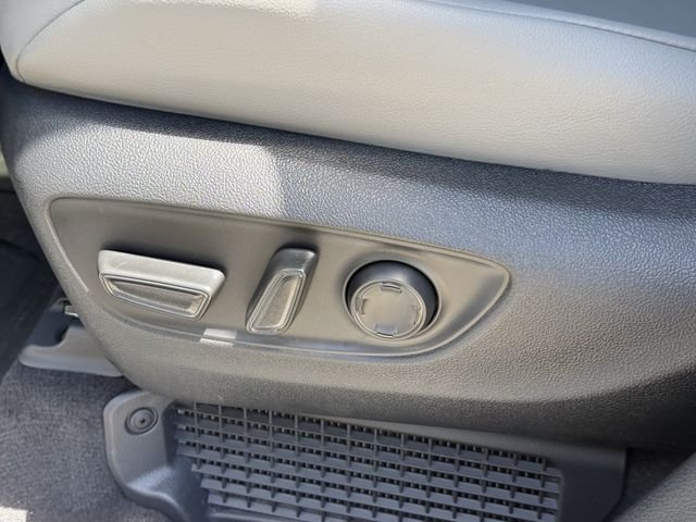 New 2026 Wind Chill Pearl <sup>1</sup> Toyota  XLE image 27
