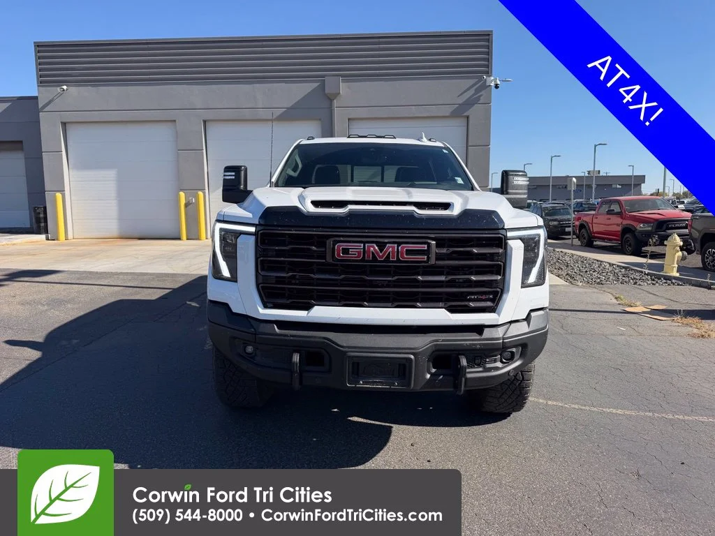 Used 2024 White GMC AT4X image 3