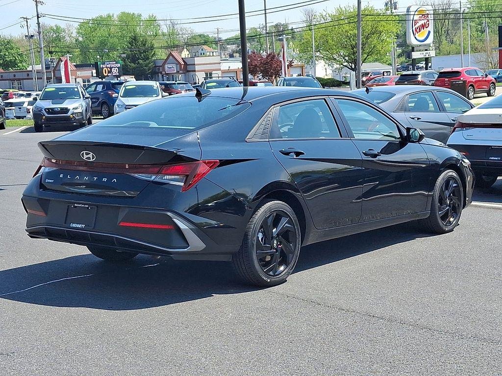 New 2026 Abyss Black Hyundai SEL Sport image 5