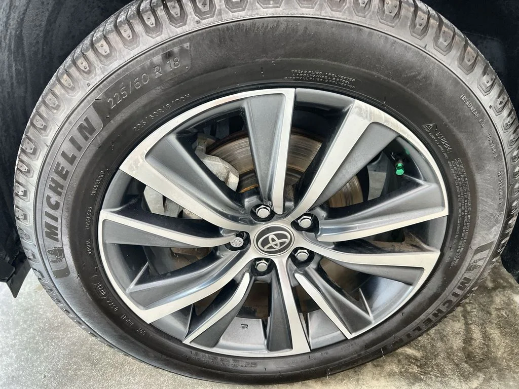 Used 2022  Toyota LE image 18
