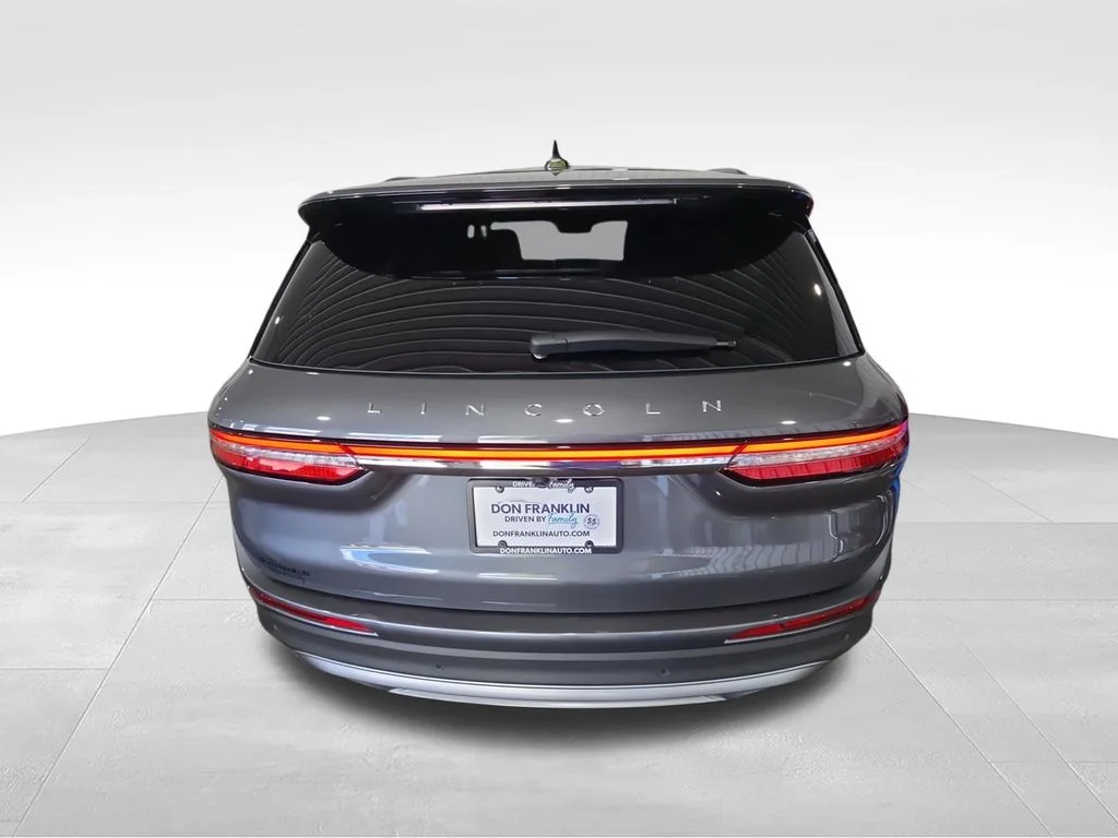 Used 2025 Gray Lincoln Premiere image 9
