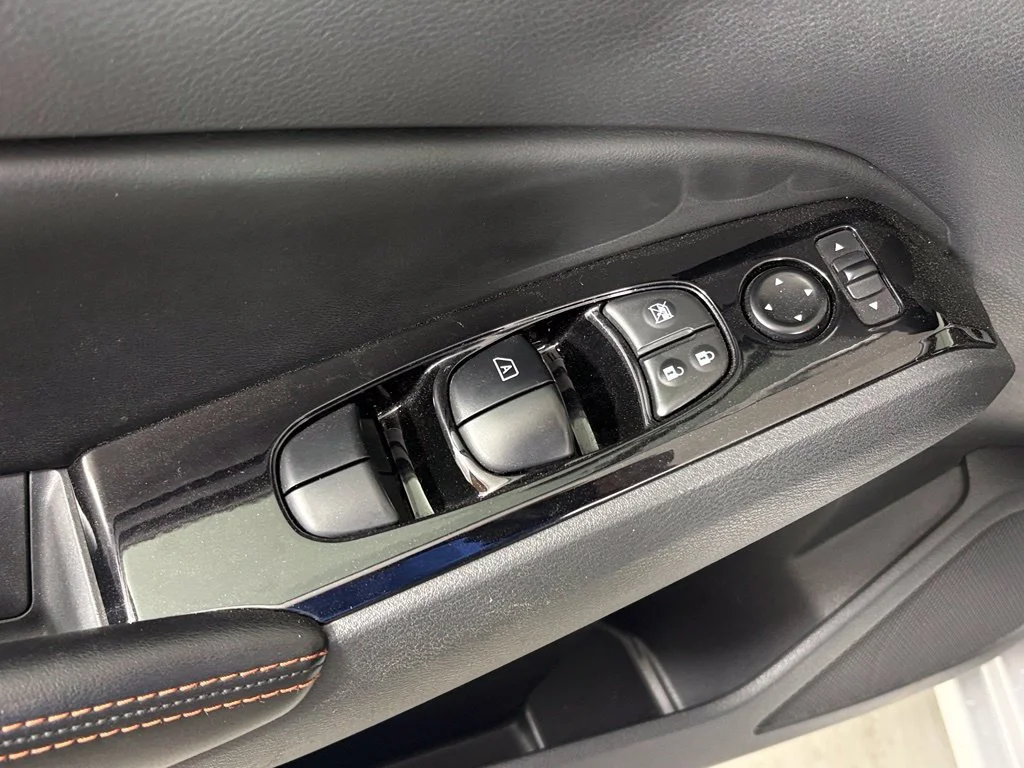 Used 2024 Silver Nissan 2.5 SR image 14