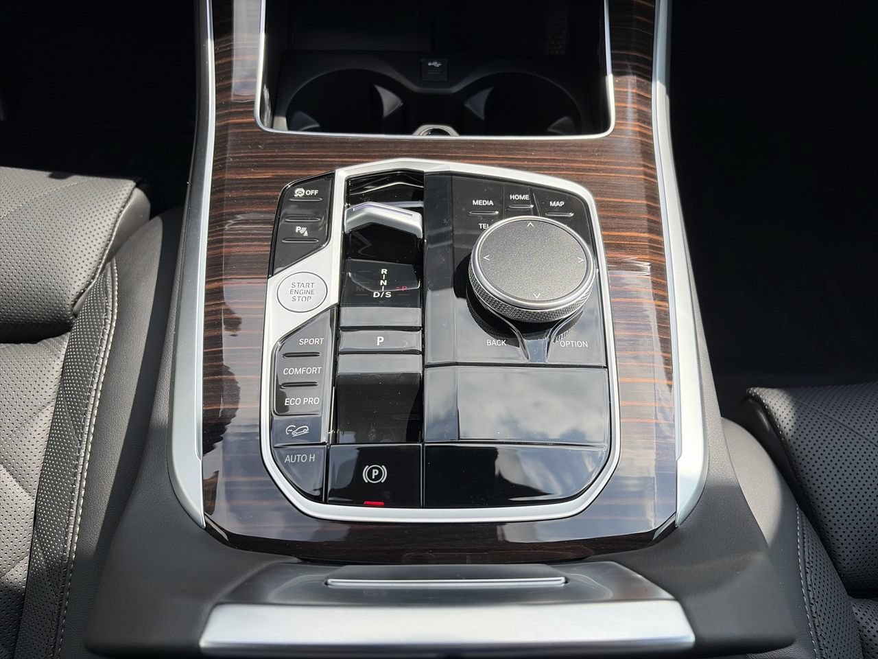 New 2026 Black Sapphire Metallic BMW xDrive40i image 28